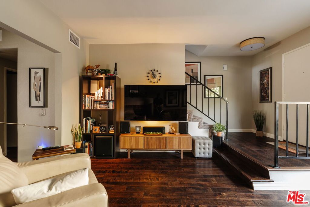 15023 Sherman Way E Property Photo 4