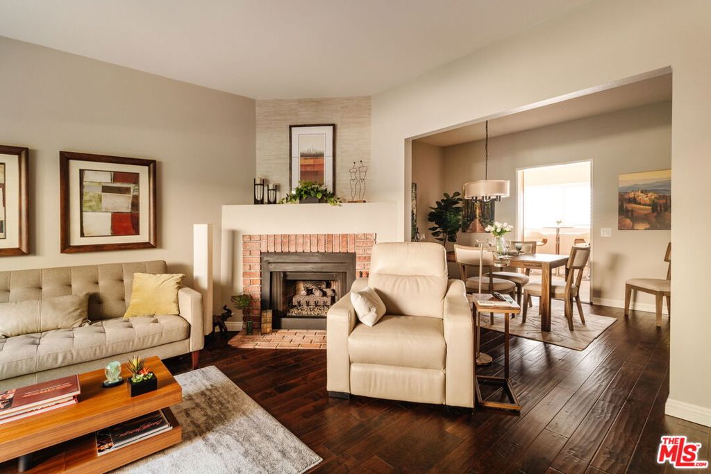 15023 Sherman Way E Property Photo 8