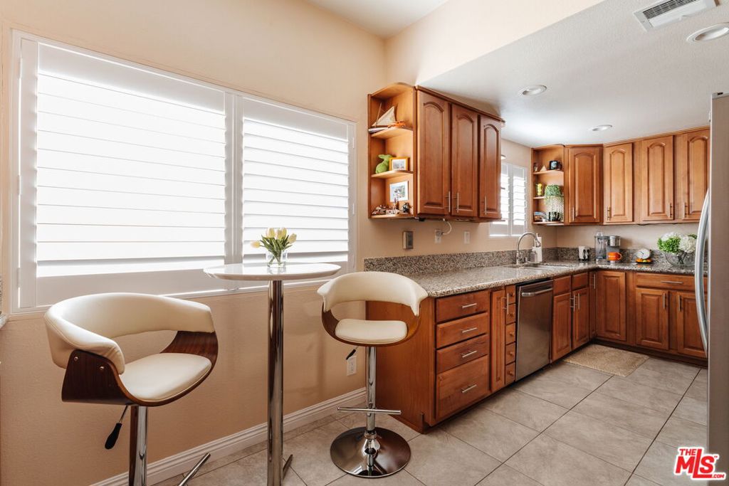 15023 Sherman Way E Property Photo 12