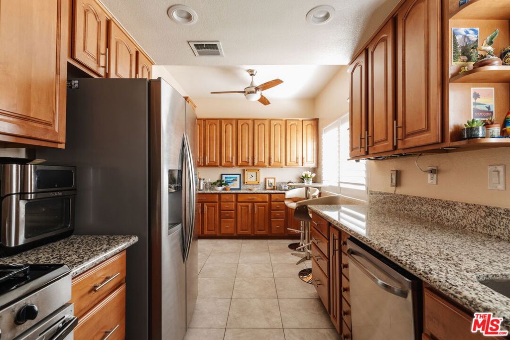 15023 Sherman Way E Property Photo 13