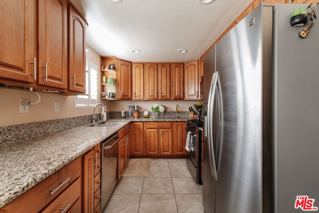 15023 Sherman Way E Property Photo 14