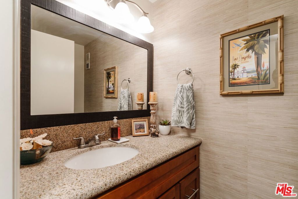 15023 Sherman Way E Property Photo 17