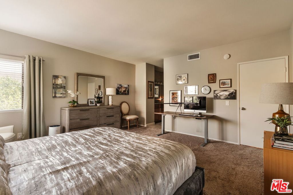 15023 Sherman Way E Property Photo 23