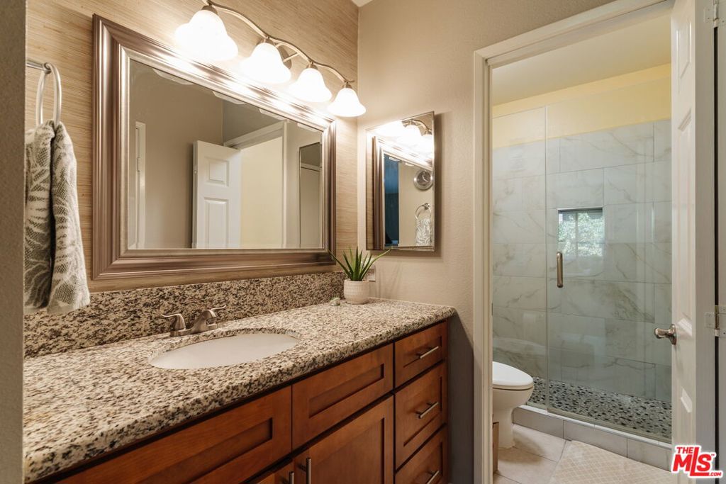 15023 Sherman Way E Property Photo 25