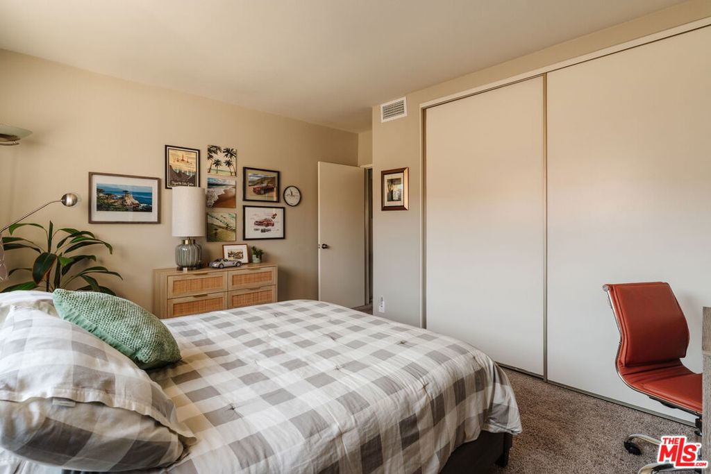 15023 Sherman Way E Property Photo 32