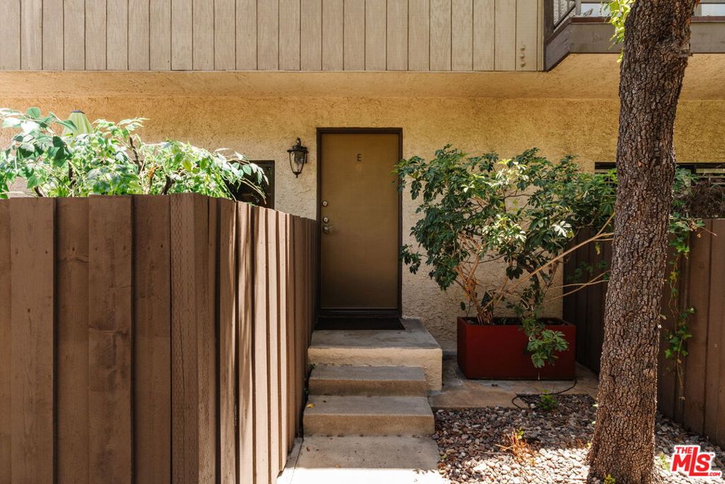 15023 Sherman Way E Property Photo 44