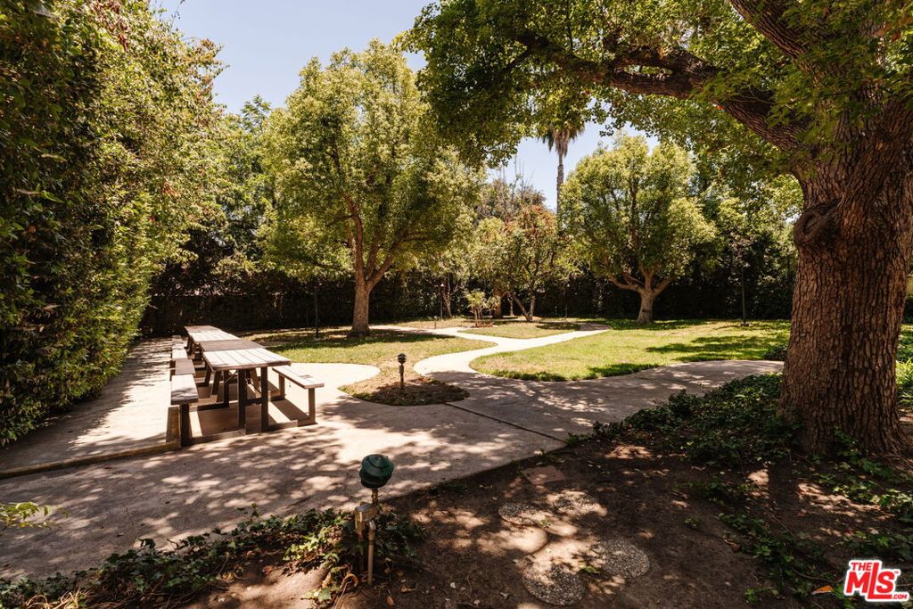 15023 Sherman Way E Property Photo 46