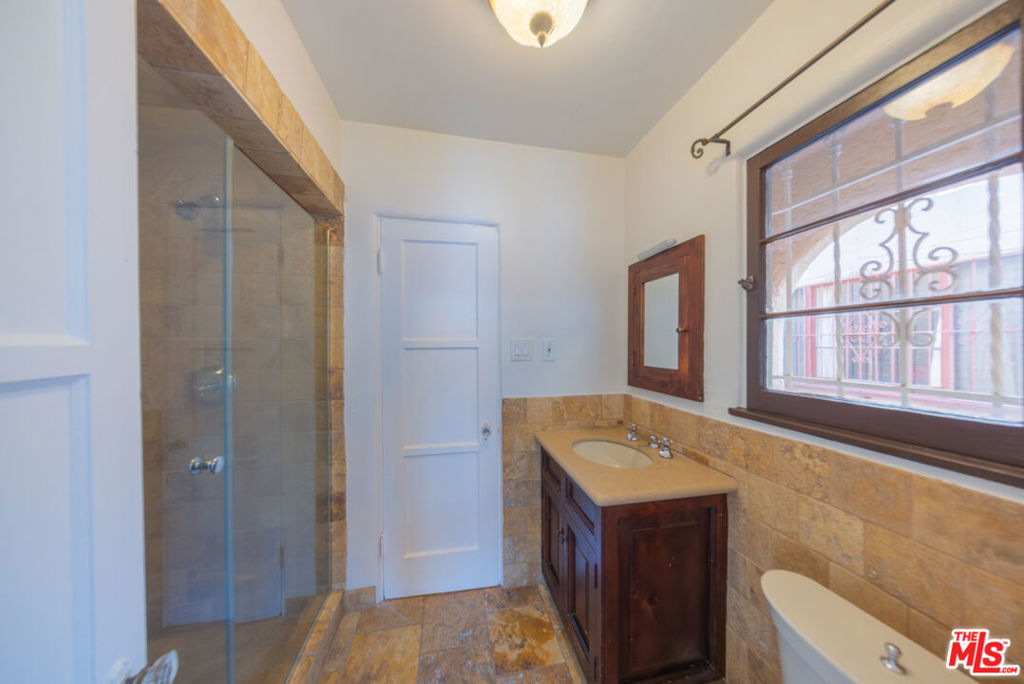 8230 Blackburn Avenue Unit 1 Property Photo 8