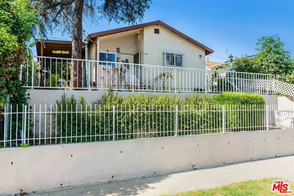 339 N Rampart Boulevard Property Photo 4