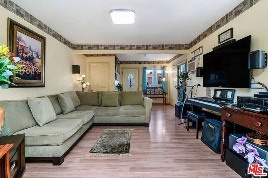 339 N Rampart Boulevard Property Photo 7