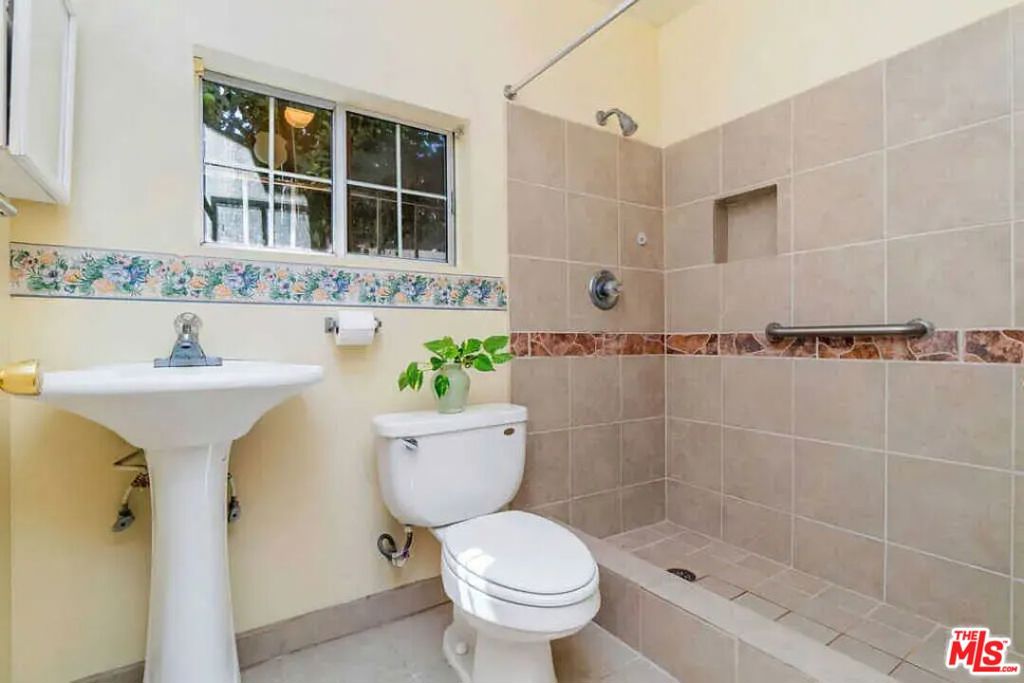 339 N Rampart Boulevard Property Photo 20