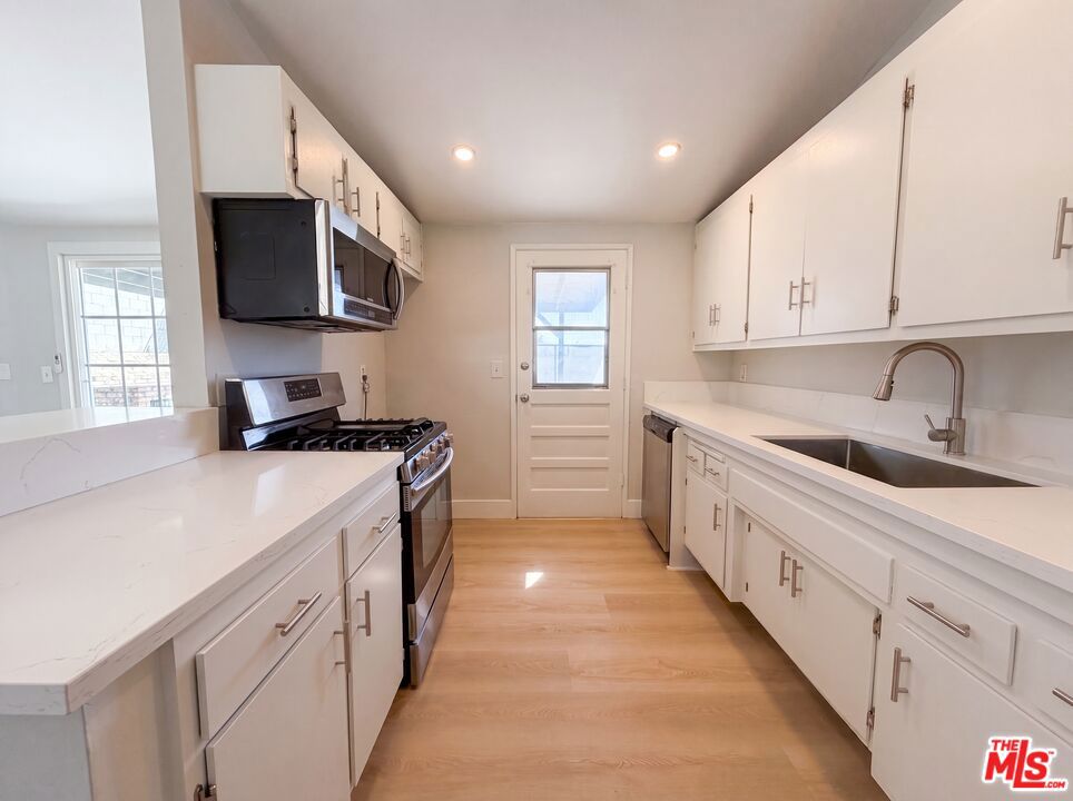 19016 Felbridge Street Property Photo 2