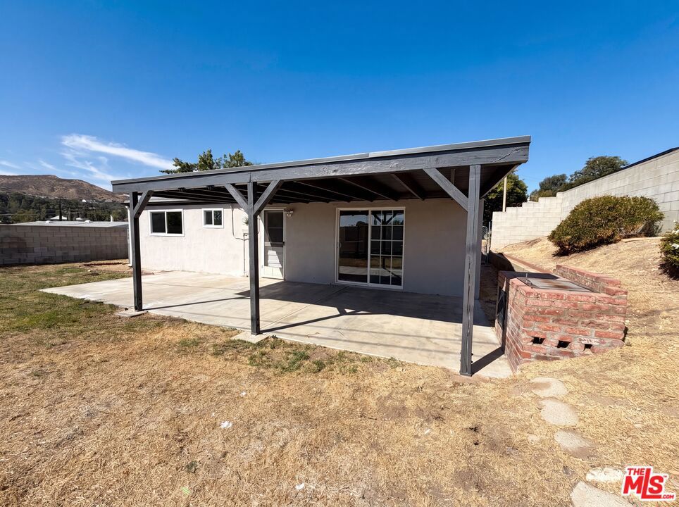 19016 Felbridge Street Property Photo 5
