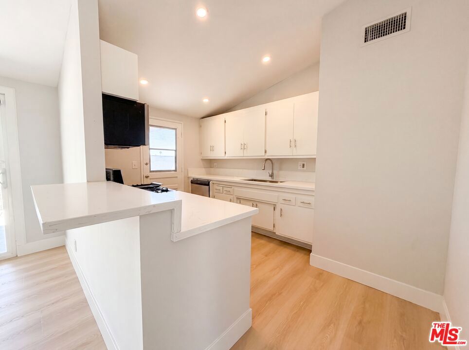19016 Felbridge Street Property Photo 7