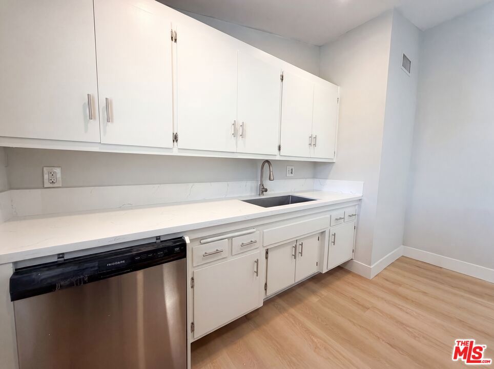 19016 Felbridge Street Property Photo 8
