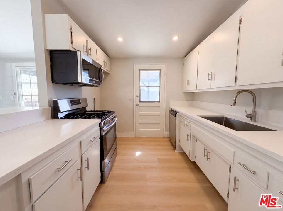19016 Felbridge Street Property Photo 9