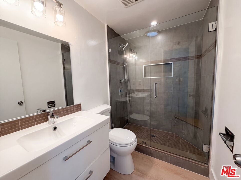 19016 Felbridge Street Property Photo 18