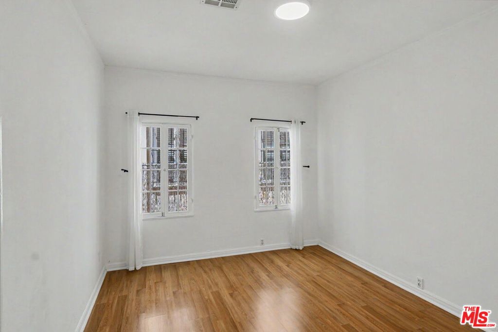 840 S Orange Grove Avenue Property Photo 15