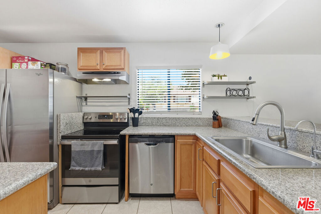 350 Burchett Street 101 Property Photo 6