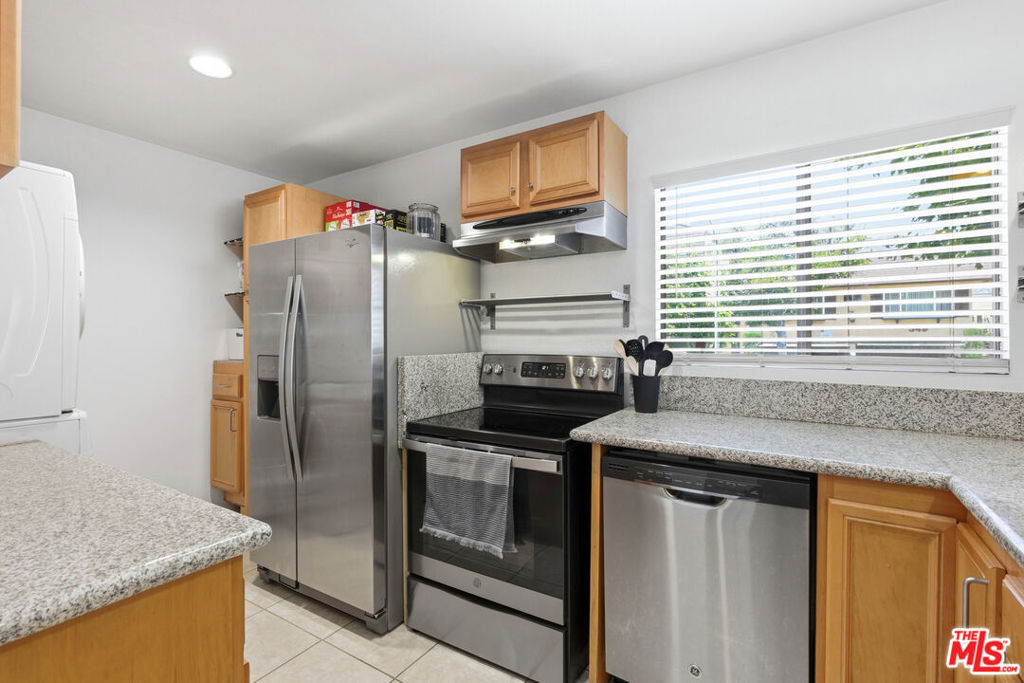 350 Burchett Street 101 Property Photo 7