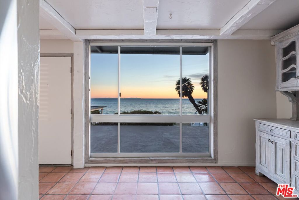 22548 Pacific Coast Highway 101 Property Photo 9