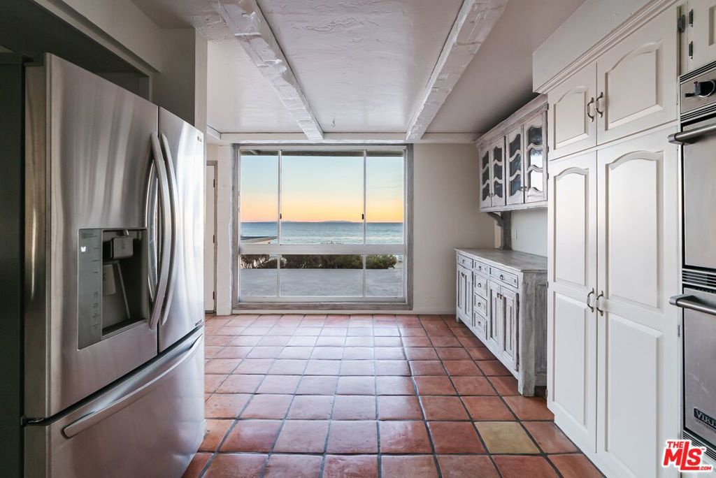 22548 Pacific Coast Highway 101 Property Photo 10