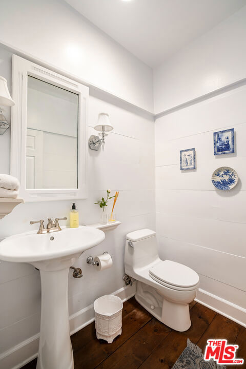 1647 N Beverly Glen Boulevard Property Photo 21