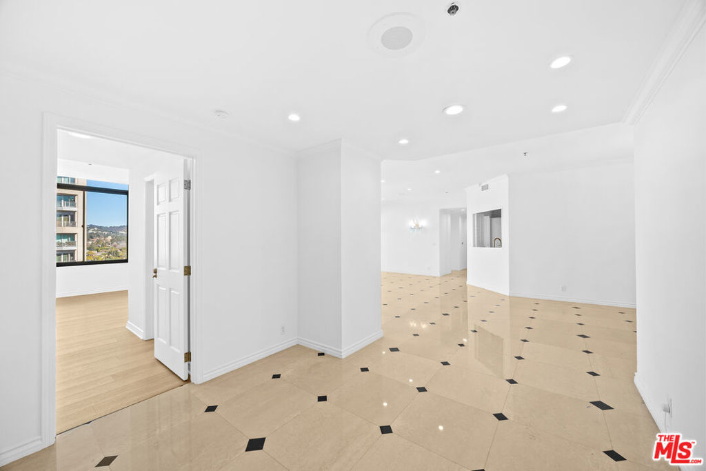 10724 Wilshire Boulevard Ph1505 Property Photo 6