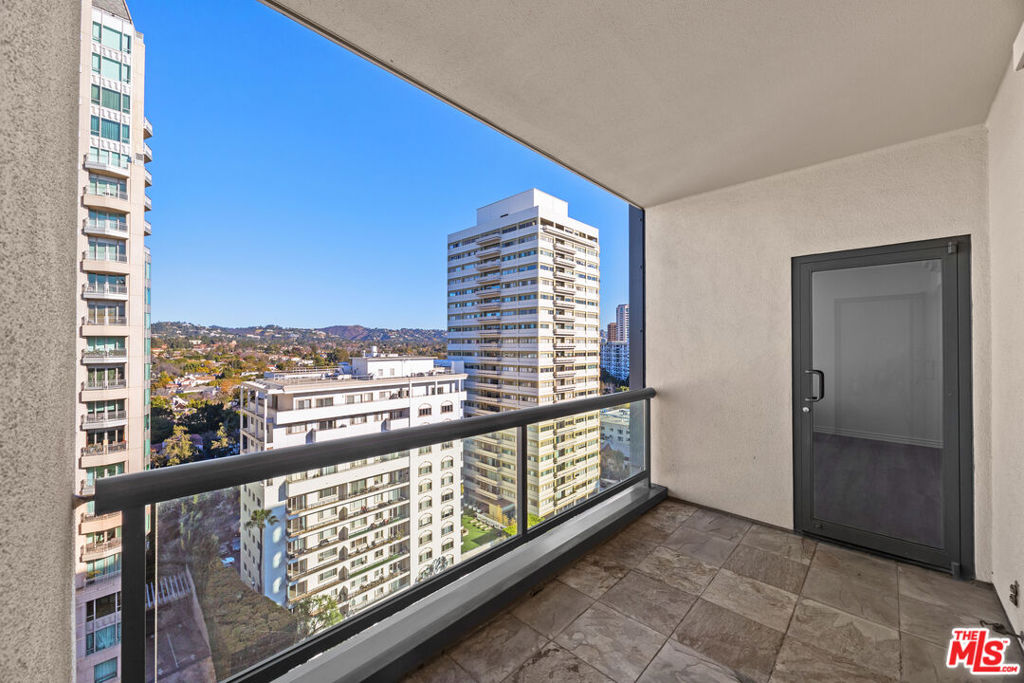 10724 Wilshire Boulevard Ph1505 Property Photo 14