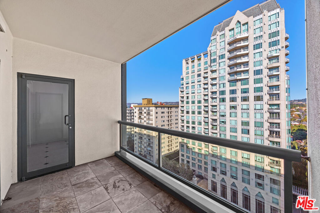 10724 Wilshire Boulevard Ph1505 Property Photo 16