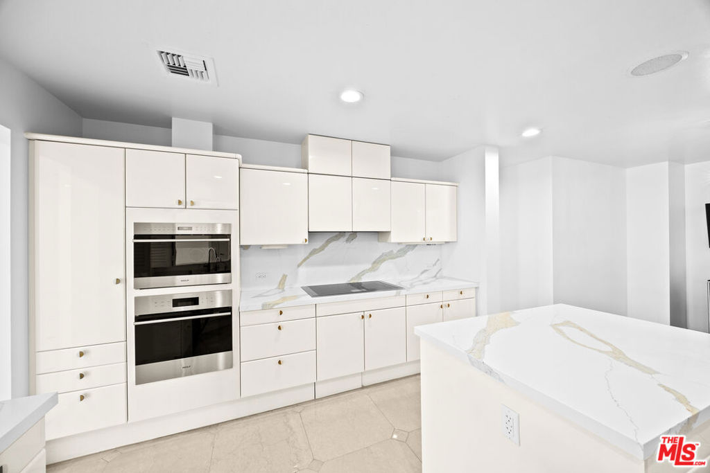 10724 Wilshire Boulevard Ph1505 Property Photo 20