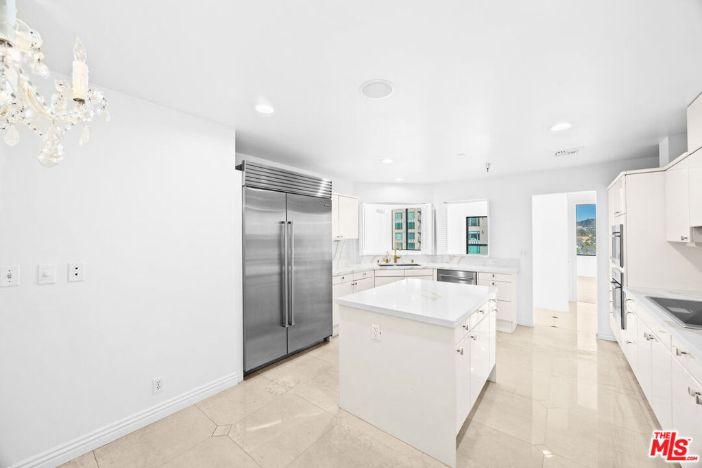 10724 Wilshire Boulevard Ph1505 Property Photo 21