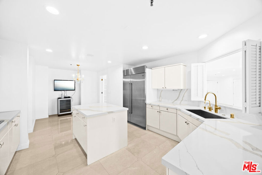 10724 Wilshire Boulevard Ph1505 Property Photo 22