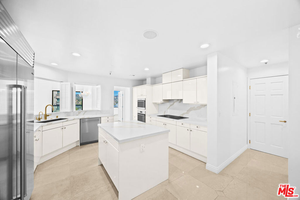 10724 Wilshire Boulevard Ph1505 Property Photo 23