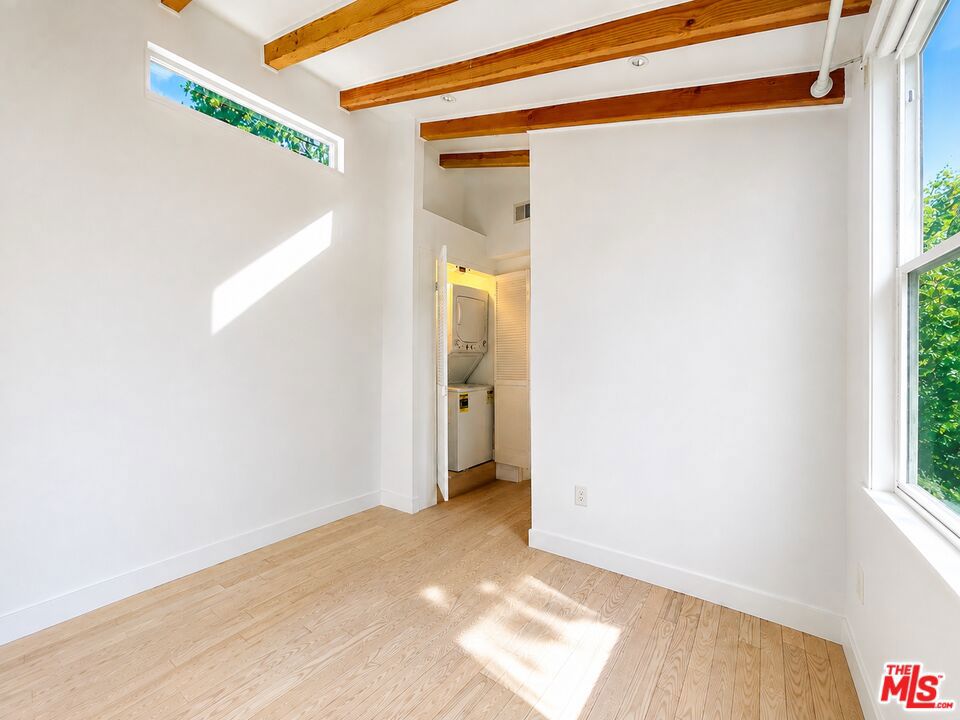 6853 Alta Loma Terrace Property Photo 4