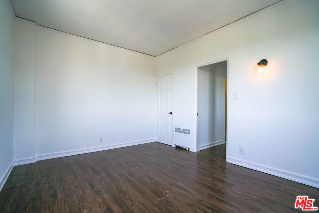 1201 N Crescent Heights Boulevard 402 Property Photo 6