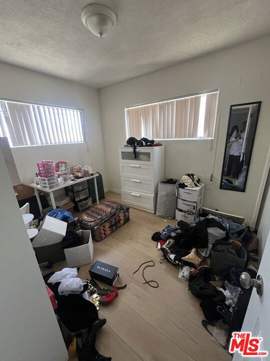 946 S Kingsley Drive 3 Property Photo 5