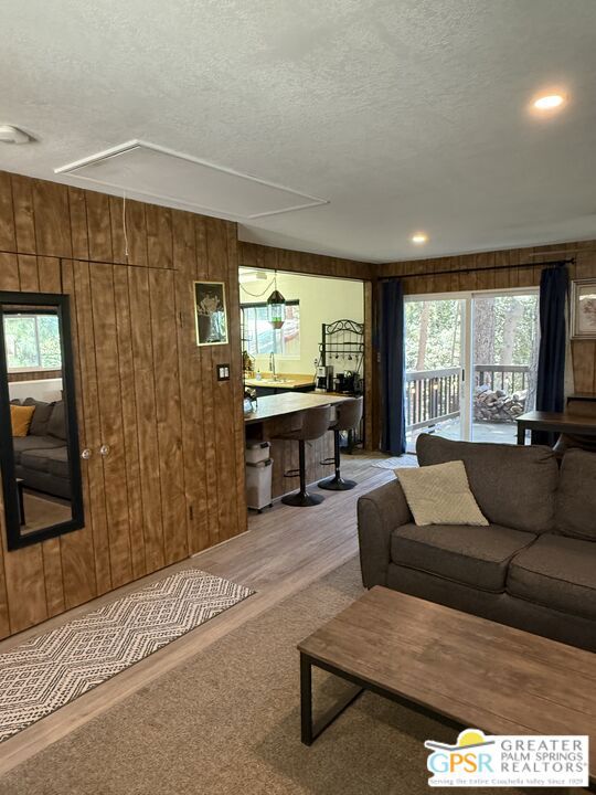 23041 Oak Leaf Lane Property Photo 5