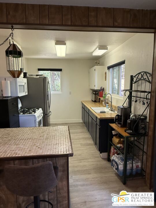 23041 Oak Leaf Lane Property Photo 6