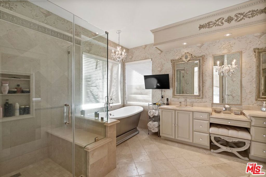 3900 Hilton Head Way Property Photo 12