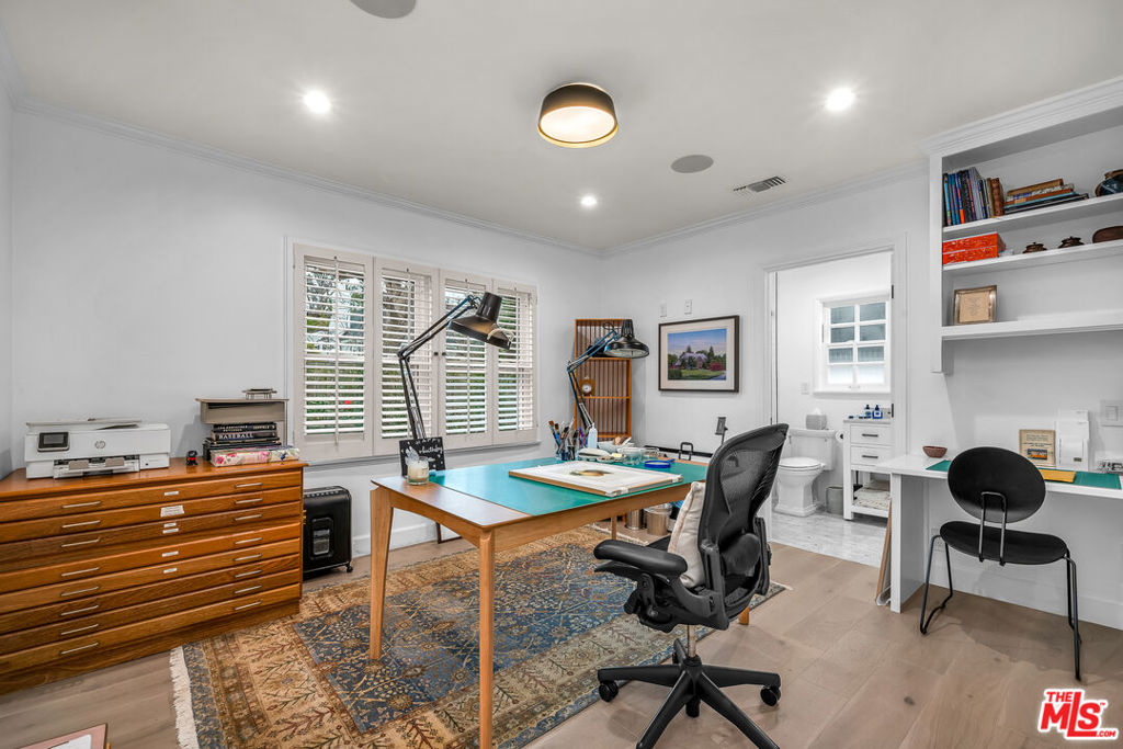 751 Westholme Avenue Property Photo 17