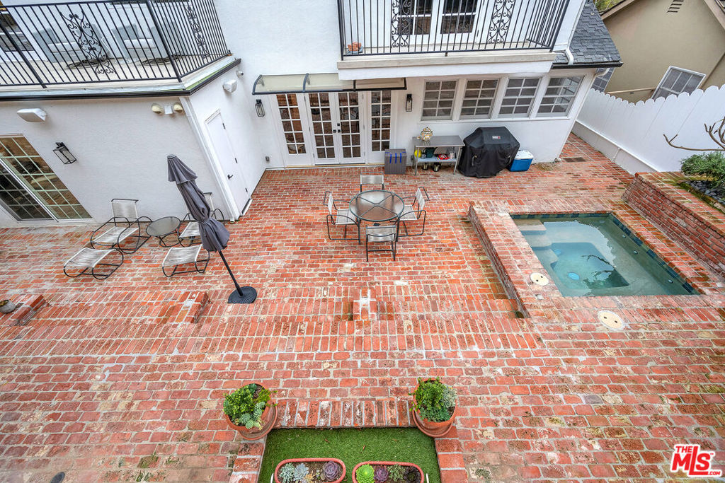 751 Westholme Avenue Property Photo 42