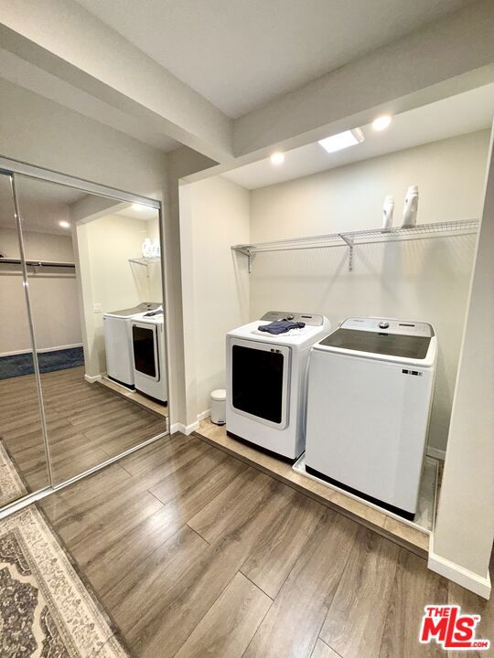 1629 Julia Way Property Photo 7