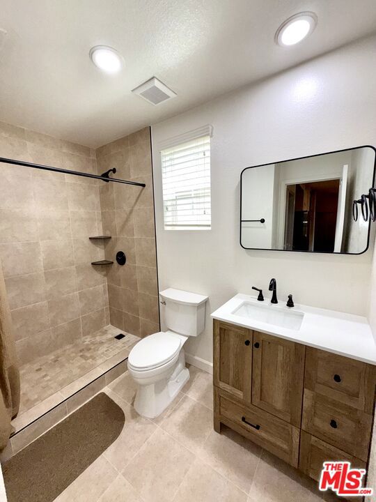 1629 Julia Way Property Photo 12