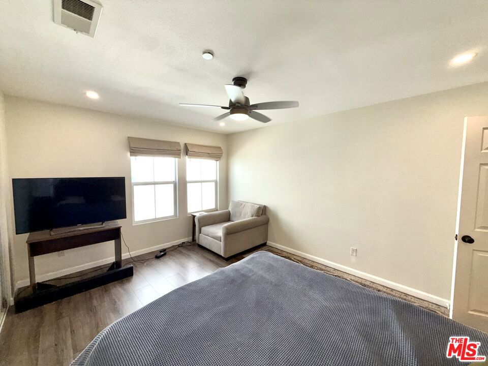 1629 Julia Way Property Photo 20