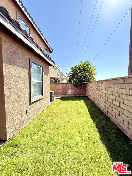 1629 Julia Way Property Photo 22
