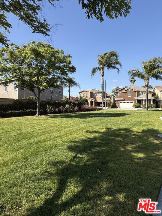 1629 Julia Way Property Photo 23