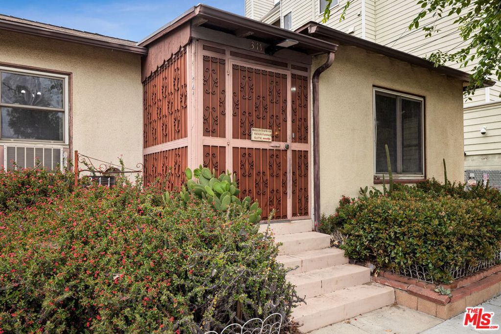 311 E Doran Street Property Photo 3
