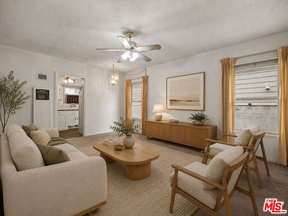 311 E Doran Street Property Photo 4