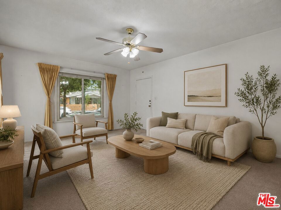 311 E Doran Street Property Photo 6